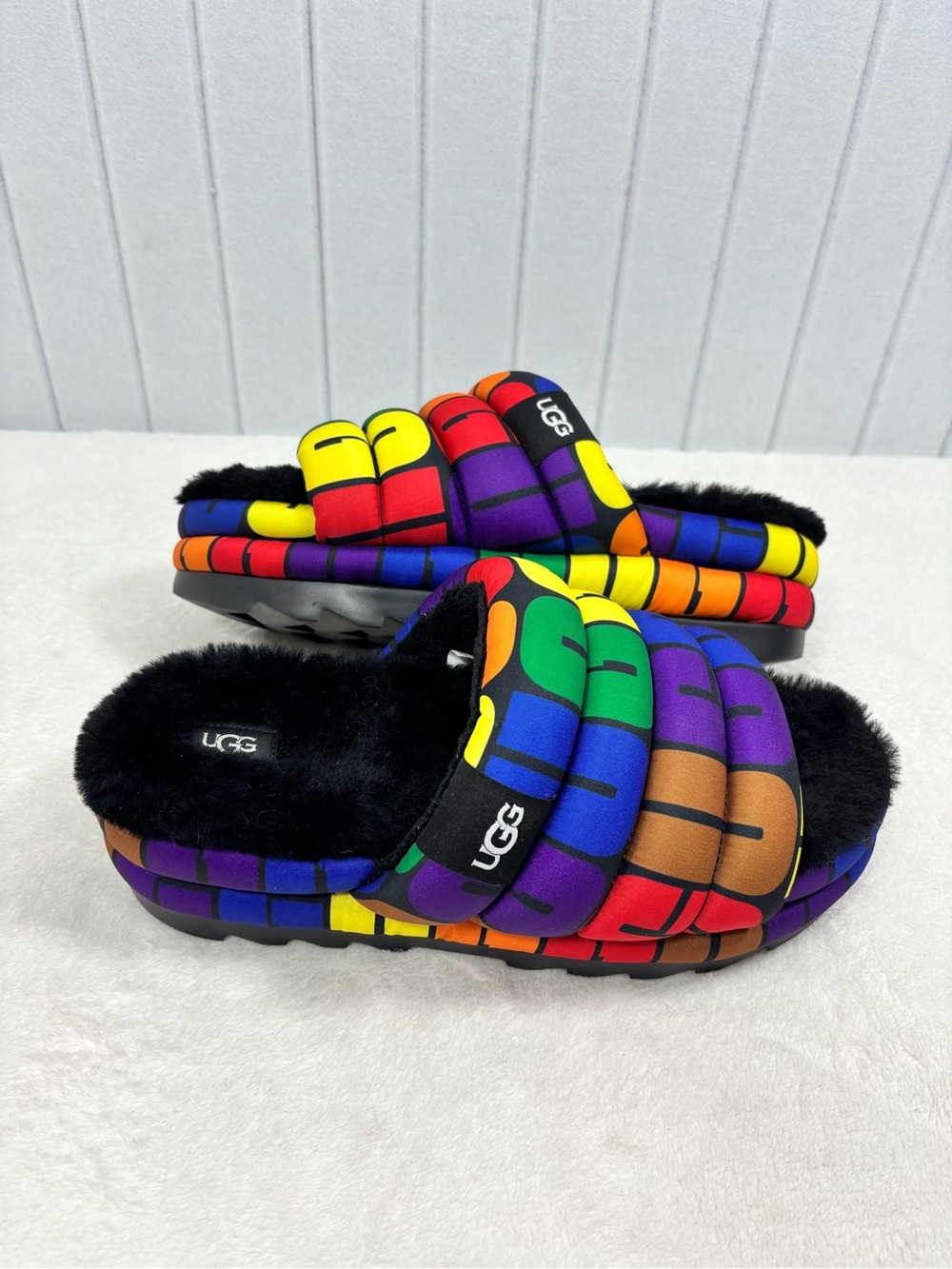 UGG ALL GENDER PRIDE LOGO MAXI SLIDE PLATFORM SANDALS, WOMEN Size 10